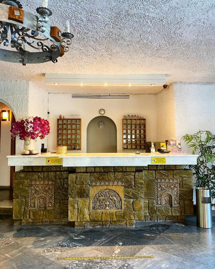Karteros Hotel Ngoại thất bức ảnh