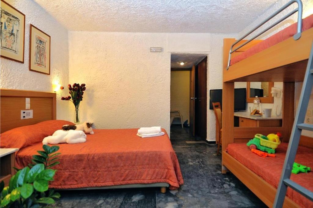 Karteros Hotel Ngoại thất bức ảnh