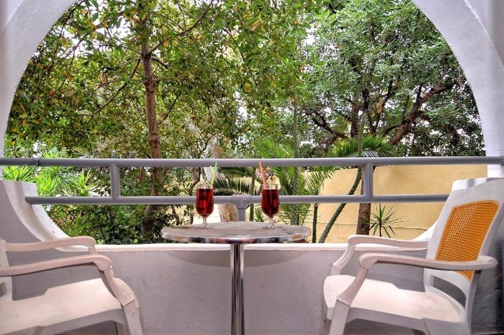Karteros Hotel Ngoại thất bức ảnh
