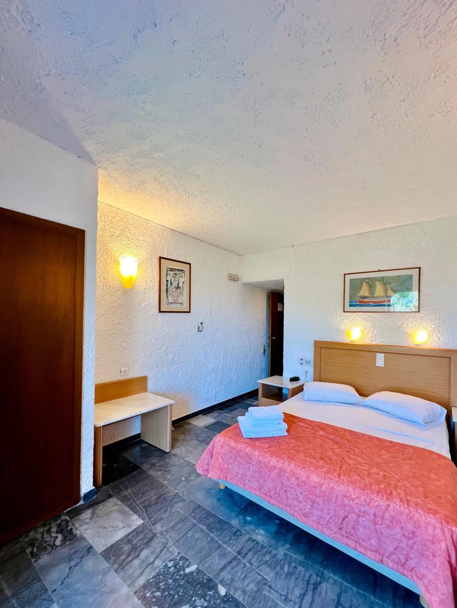 Karteros Hotel Ngoại thất bức ảnh