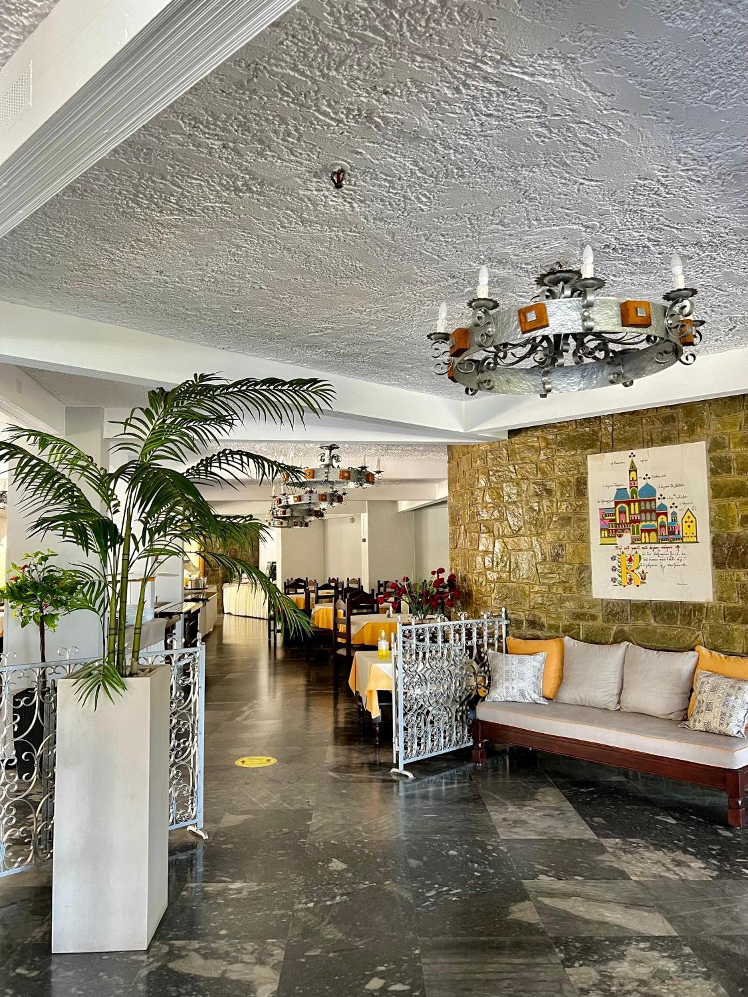 Karteros Hotel Ngoại thất bức ảnh